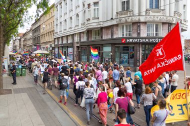 15 Zagreb gurur. Lgbtiq eylemciler Jurisiceva Caddesi üzerinde.