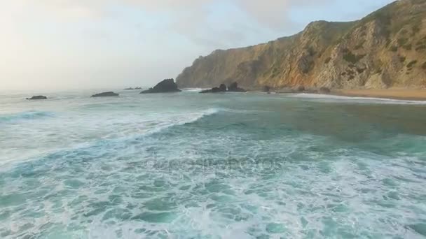 Praia da Adraga uitzicht op de kust — Stockvideo