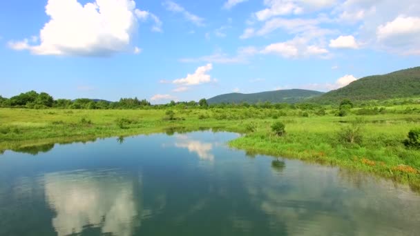 Jesenica řeka, chorvatského regionu Lika — Stock video