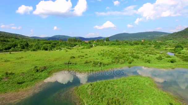 Jesenica river, kroatiska regionen Lika — Stockvideo