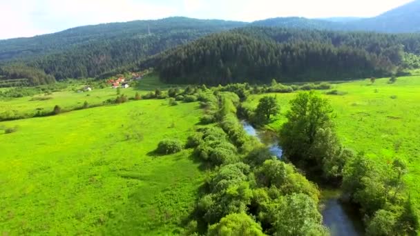 Jesenica řeka, chorvatského regionu Lika — Stock video