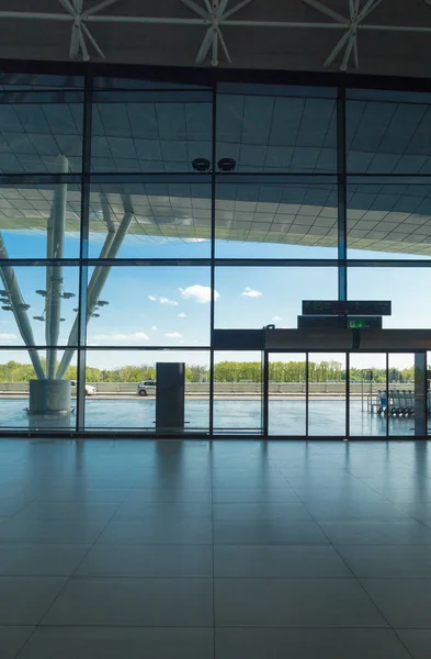 Entrada da frente para o aeroporto — Fotografia de Stock