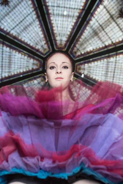 Ballerina performer in città — Foto Stock