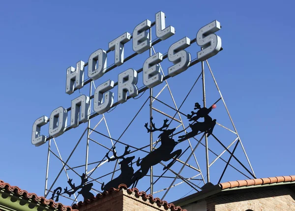 A Vintage Sign Over Historic Hotel Congress at Christmastime — Stock Photo, Image