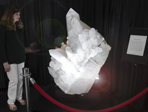 A Woman Gazes at the Holy Grail of Quartz Crystals — Stock Photo, Image