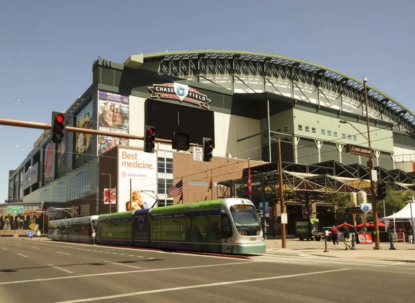 A Phoenix Metro Light Rail Train at Chase Field — Stock Photo, Image