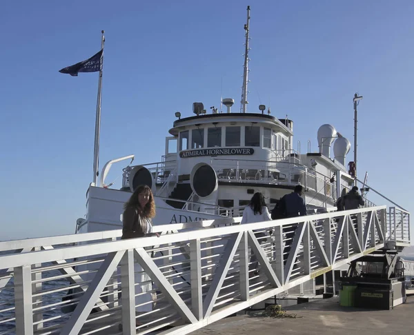 Hornblower jídelní Cruise nástup cestujících — Stock fotografie