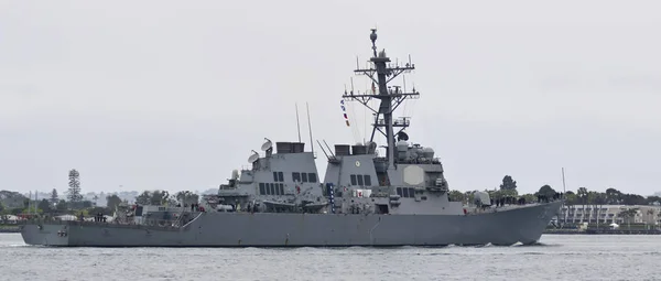 Un cacciatorpediniere della Marina degli Stati Uniti, USS Higgins, Base Navale San Dieg — Foto Stock