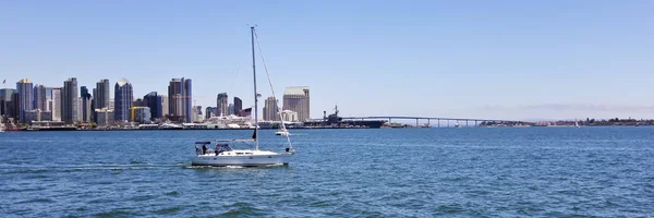 Een Panorama van San Diego op een zonnige dag — Stockfoto