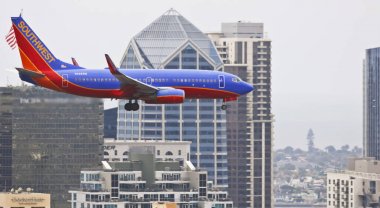 Bir Boeing 737, flep ve iniş aşağı