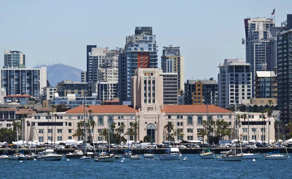 Um edifício de administração de San Diego City e County — Fotografia de Stock