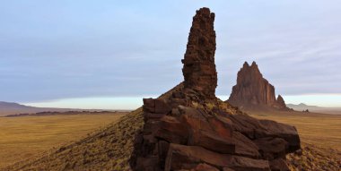 Shiprock dışarı yayılan volkanik penseyi çifti