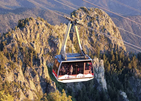 Een Sandia Peak kabelbaan bergop tram — Stockfoto