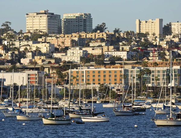 Ein blick auf bankenhügel von der san diego bucht — Stockfoto