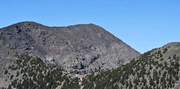 Una vista del pico Humphreys, la cumbre más alta de Arizona — Foto de Stock