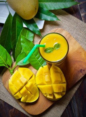 Mango Suyu taze meyve