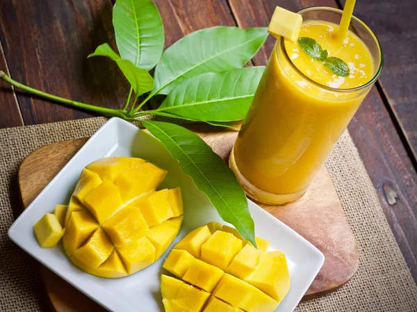 Mango Suyu taze meyve