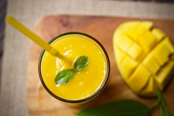 Mango juice fresh fruit — Stock Photo, Image