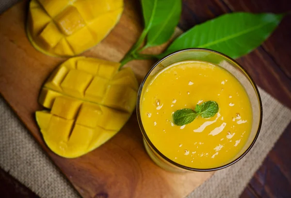 Mango juice fresh fruit — Stock Photo, Image