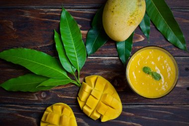 Mango taze meyve suyu