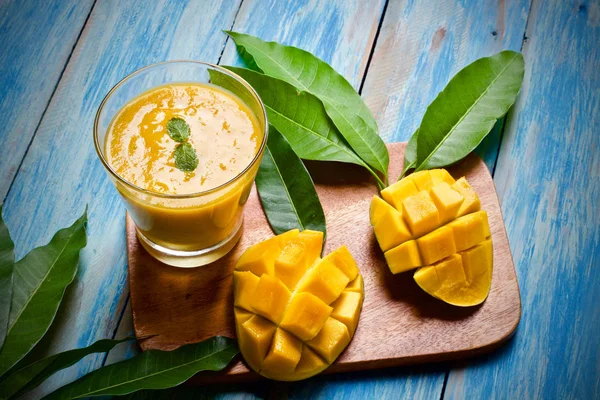 Mango taze meyve suyu