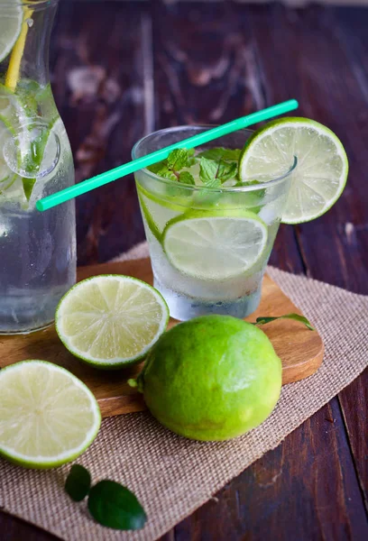 Limon suyu sağlıklı meyve 