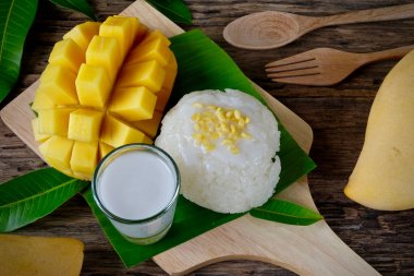 Mango ve Tayland gıda yapışkan pirinç tatlı