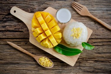 Mango ve Tayland gıda yapışkan pirinç tatlı 