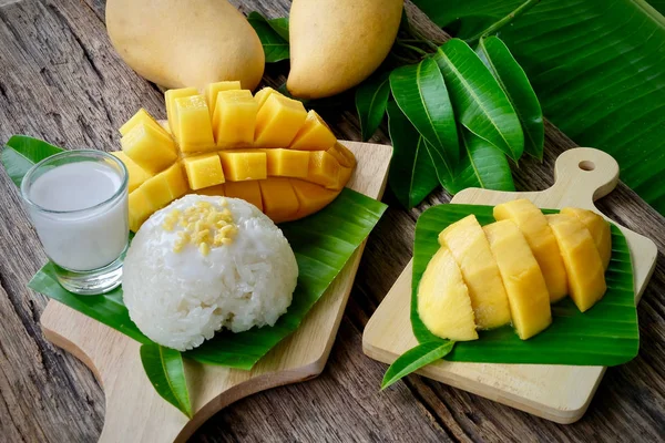 Mango Lepkavá Rýže Moučník Thajské Potravin — Stock fotografie
