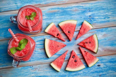 Karpuz suyu smoothie meyve yaz topikal gıda