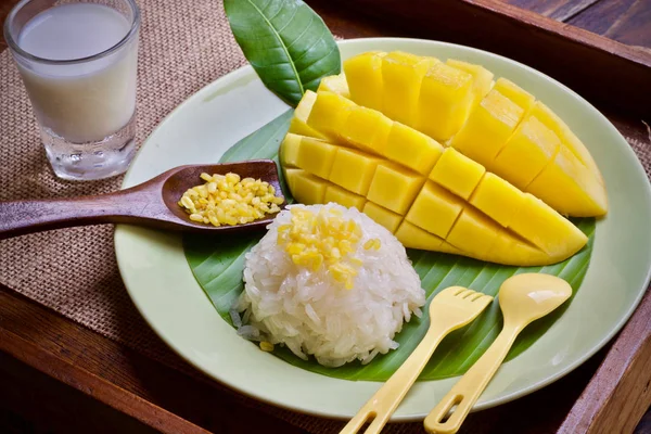 Mango Och Klibbigt Risdessert Thai Mat — Stockfoto