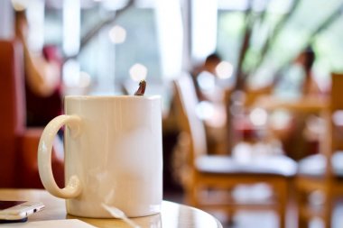 Kahve fincanı café'de sıcak 