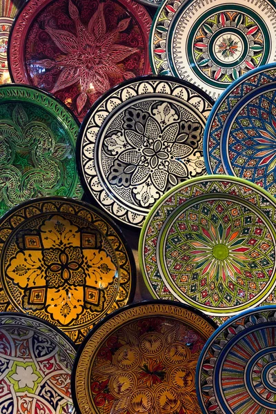 Etnik yemekler kümesi. Duvar çanak arka plan