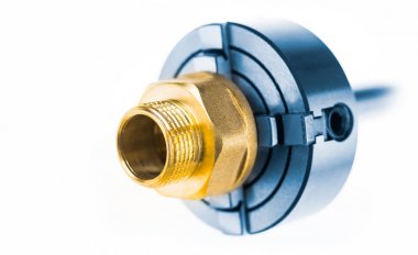 Chuck klempe pirinç iş parçası