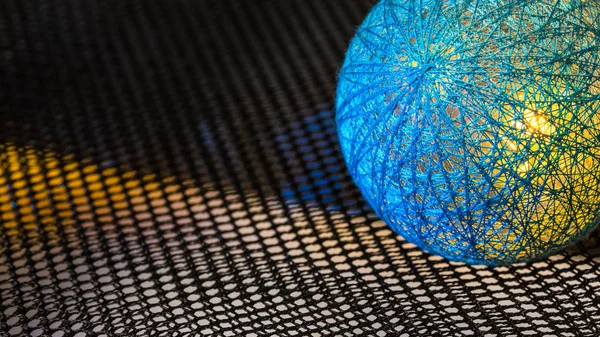 Fondo abstracto con detalle de una bola cubierta por una red de fibras — Foto de Stock