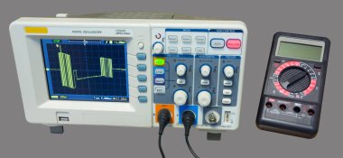 Osiloskop ve multimetre. Veri hattı sinyalleri ölçümü
