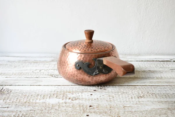Old copper pot — Stock Photo, Image