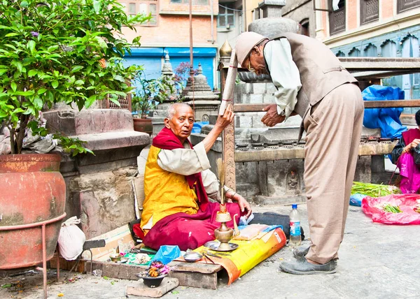 Kathmandu Nepal Mai Bénédiction Sacerdotale Temple Jana Bahal Mai 2013 — Photo