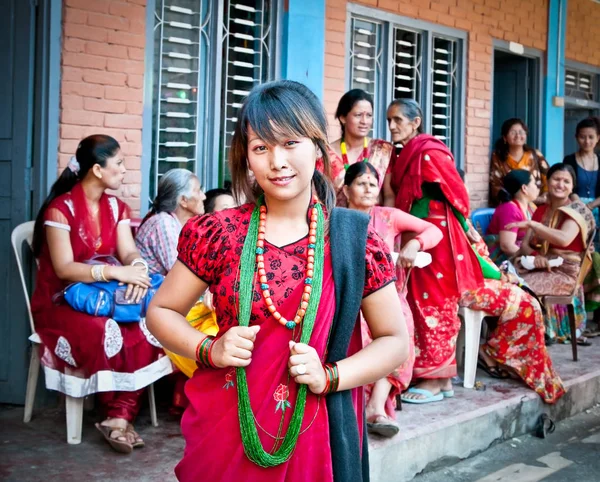 Pokhara Maio 2013 Uma Mulher Nepalesa Não Identificada Posando Para — Fotografia de Stock