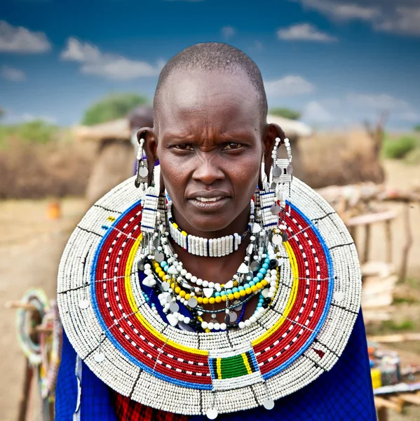 Tansania Afrika Februar 2014 Masai Woman Traditional Ornaments Rückblick Auf — Stockfoto
