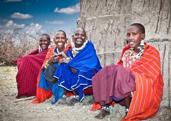 Tanzania Afrika Februari 2014 Masai Met Traditionele Versieringen Overzicht Van — Stockfoto