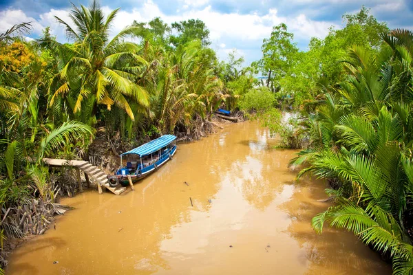 Canales Agua Con Barcos Delta Del Mekong Ben Tre Vietnam — Foto de Stock