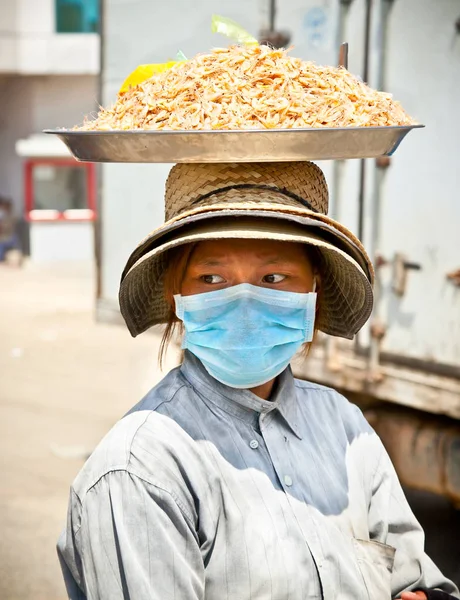 Neak Leung Cambodja Nov 2013 Straat Voedsel Verkoper Straat Neak — Stockfoto