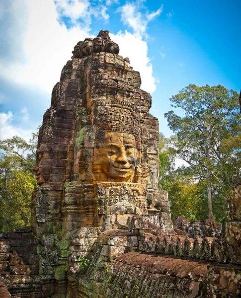 Famosas Estátuas Rosto Sorriso Templo Prasat Bayon Angkor Thom Perto — Fotografia de Stock