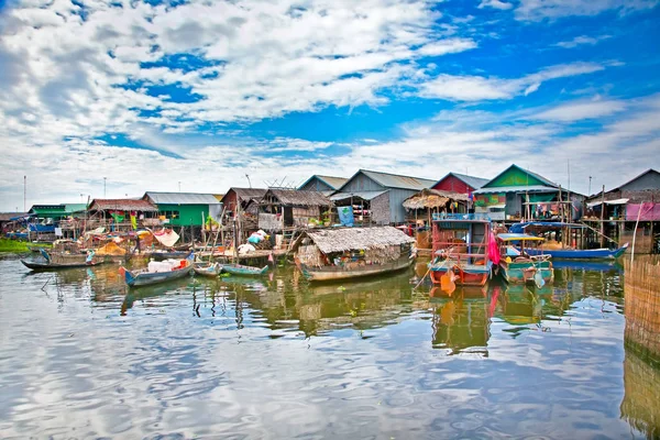 Pueblo Flotante Agua Komprongpok Del Lago Tonle Sap Camboya — Foto de Stock