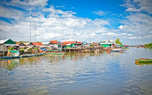 Pueblo Flotante Agua Komprongpok Del Lago Tonle Sap Camboya — Foto de Stock