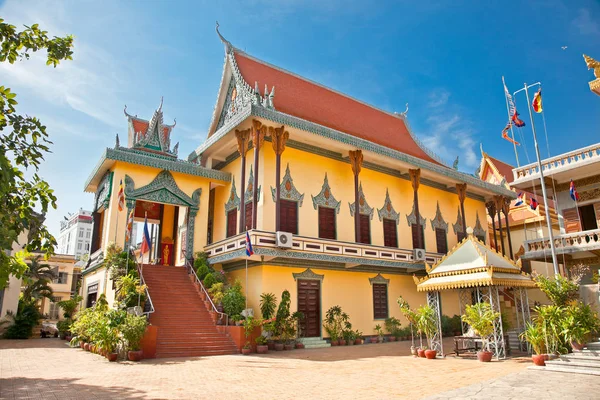 Phnom Penh Cambodia Dec 2013 Wat Ounalom Pagoda Phnom Penh — стоковое фото