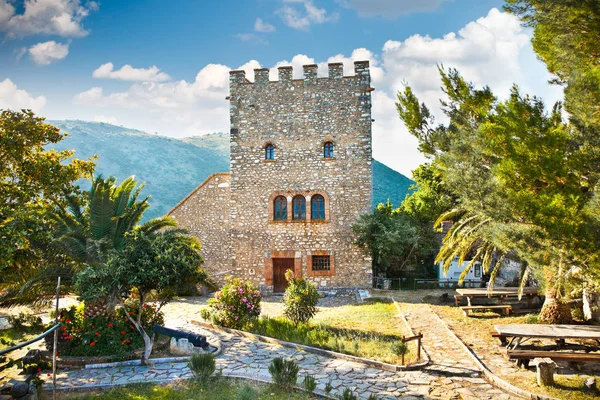 阿尔巴尼亚布特林特的古代浸信会塔始建于6世纪 — 图库照片