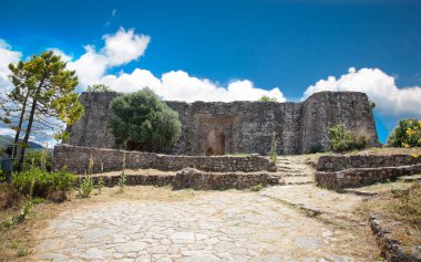 Agia köyü yakınlarındaki Ali Paşa 'nın kalesine giriş, Anthousa Preveza, Yunanistan.