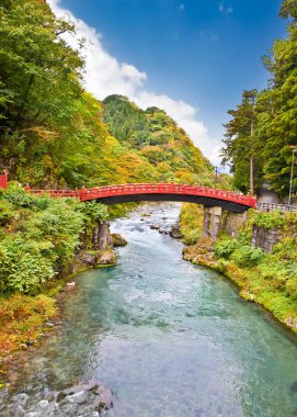 Nikko, Japonya 'daki kırmızı kutsal köprü Shinkyo..